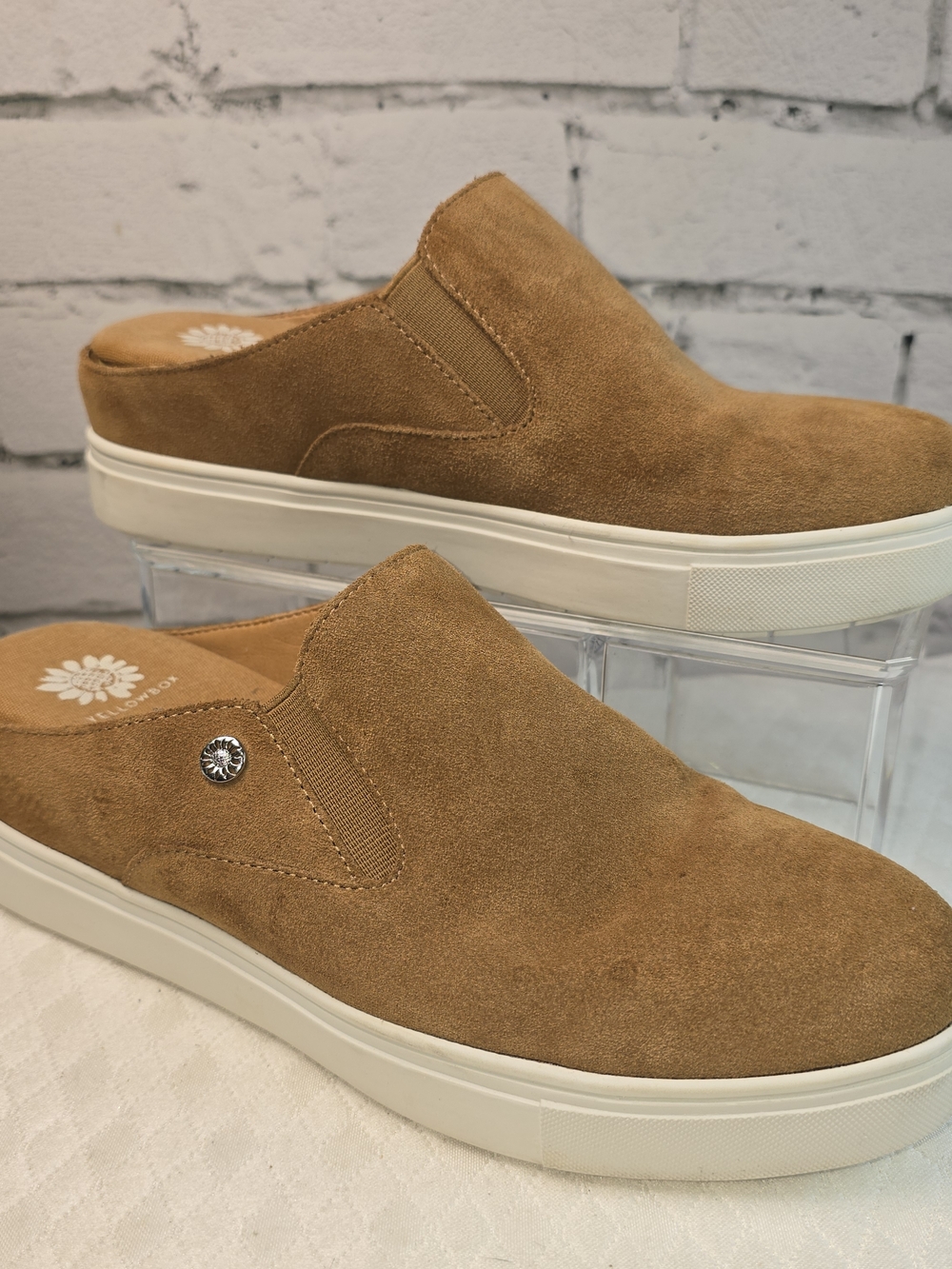 YELLOW BOX MELODEE SUEDE SLIP-ON MULES PLATFORM SOLES BROWN TAN WOMENS 7.5